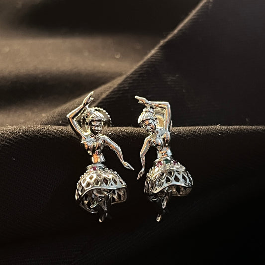 Konmer Silver Earrings with dancing legs - RE026